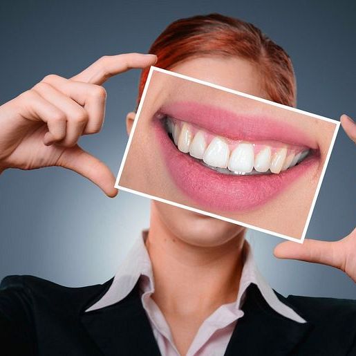 Nowe trendy w stomatologii. Koniec z tzw. Hollywood Smile?